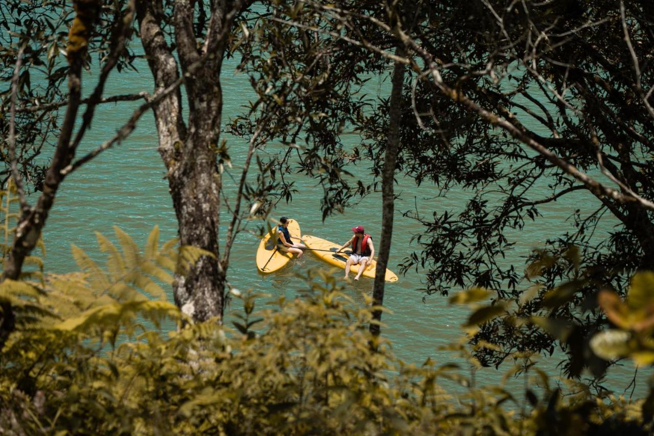 Guatapé The Boato Hotel מראה חיצוני תמונה Kayaking at Lake Waikare