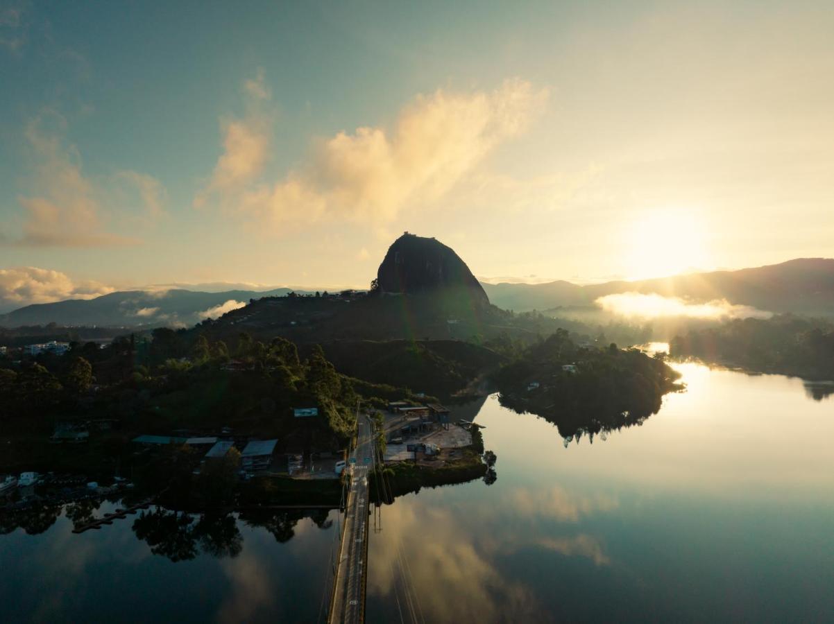 Guatapé The Boato Hotel מראה חיצוני תמונה Aerial view of Mount Warning