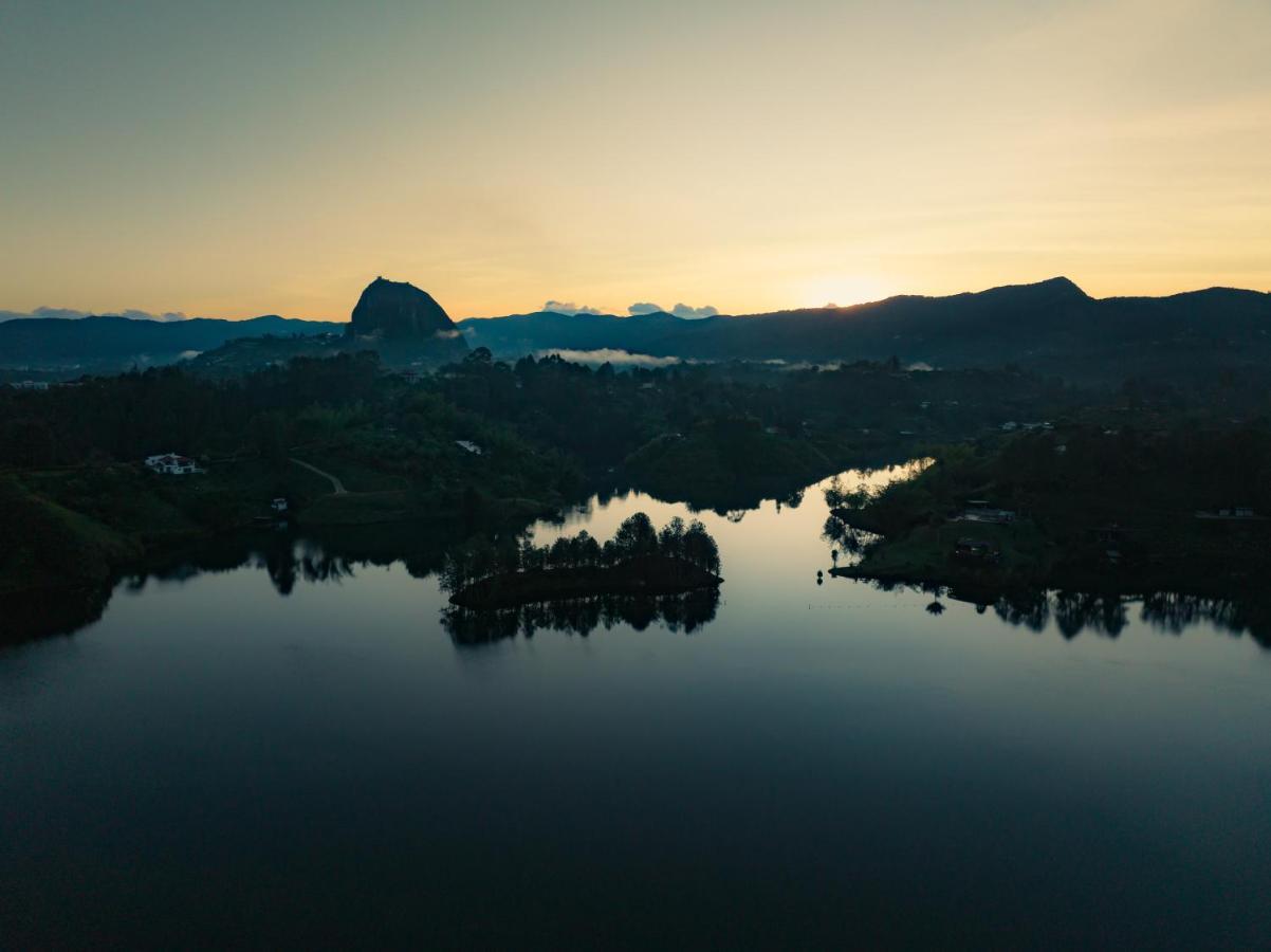 Guatapé The Boato Hotel מראה חיצוני תמונה Aerial view of Lake Moogerah