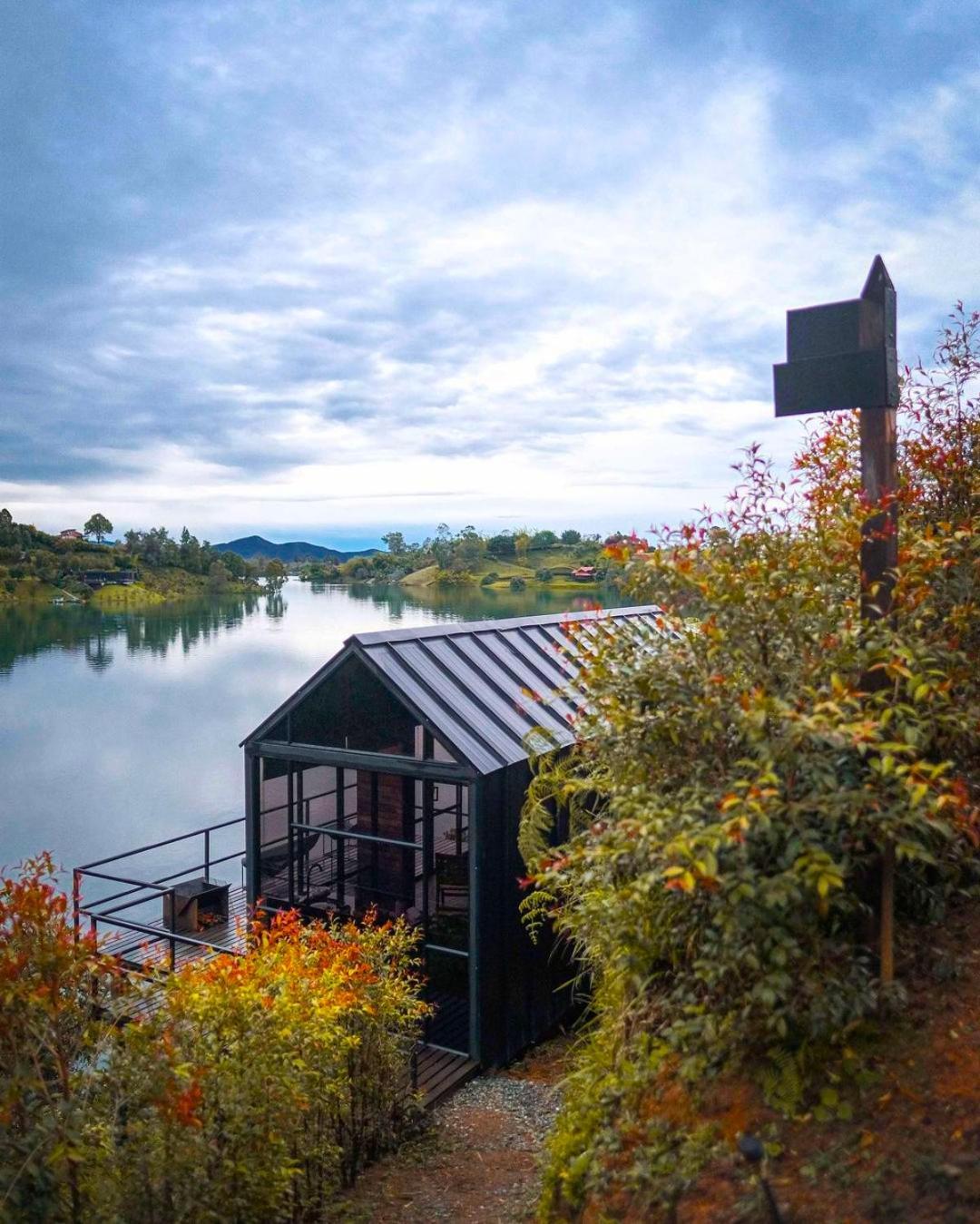 Guatapé The Boato Hotel מראה חיצוני תמונה The lake of the former quarry