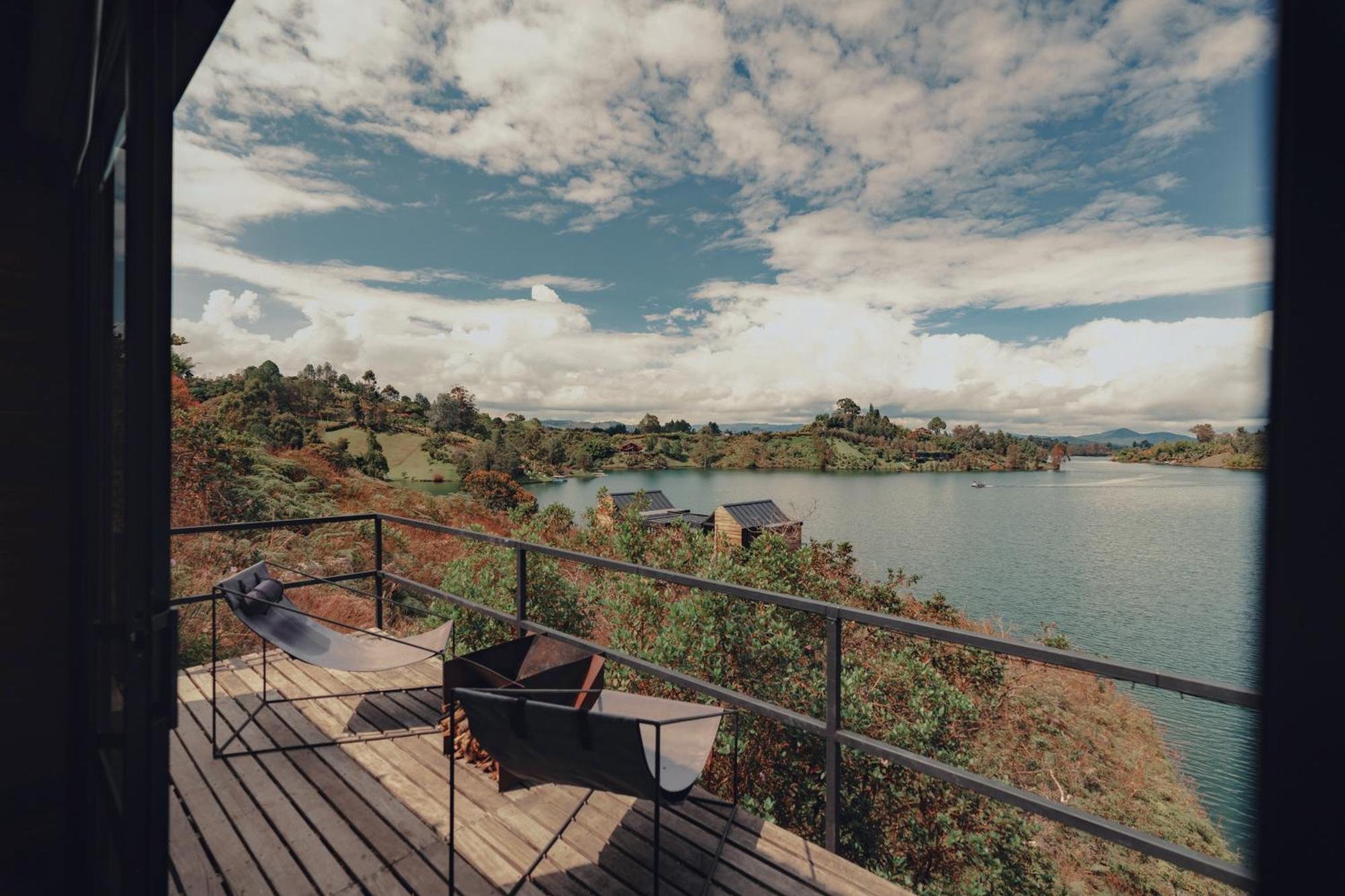Guatapé The Boato Hotel מראה חיצוני תמונה View of the lake from the hotel